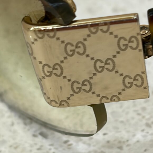 These are Vintage Gucci GG 1799/S Sunglasses main image 5